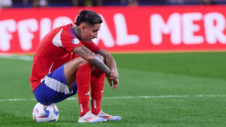 Erick Pulgar tuvo un bajísimo encuentro ante Perú.