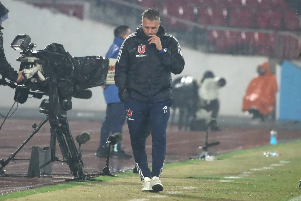 Gustavo Álvarez no quedó conforme con su última líne ante Puente Alto. Foto: Jonnathan Oyarzun/Photosport