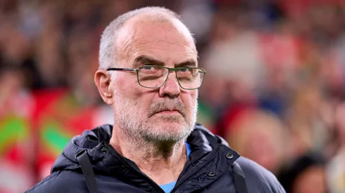 El Loco Bielsa salió a buscar canchas para que Uruguay pueda entrenar.