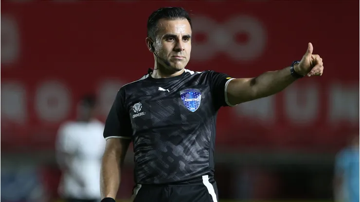 Piero Maza arbitrará la semifinal entre Argentina Canadá, hoy a las 20:00 horas