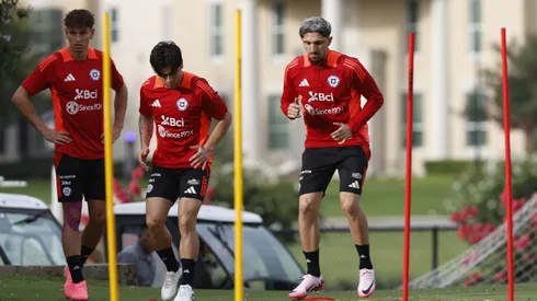 Diego Valdés no suelta la camiseta de titular.