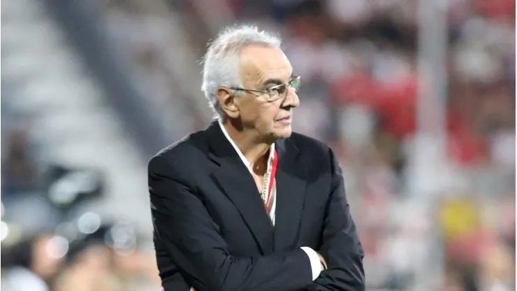 Fossati sufre por su presidente.