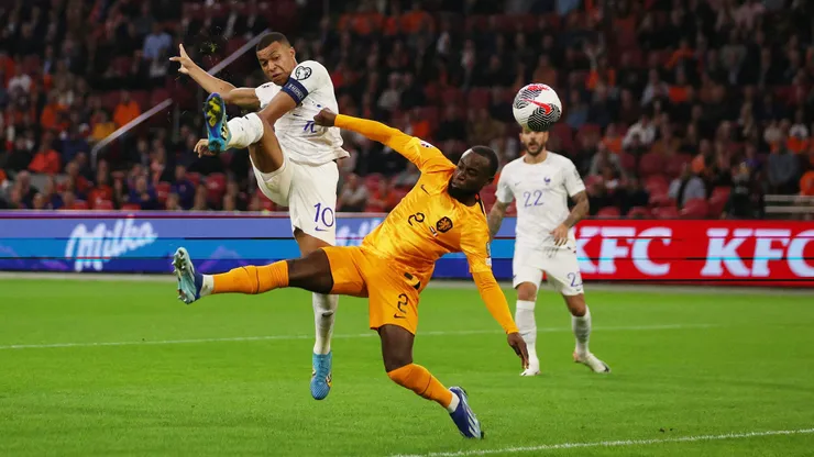 Mbappé tuvo un accidentado debut contra Austria.