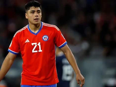 Damián Pizarro aparece en muletas para apoyar a La Roja Sub 20