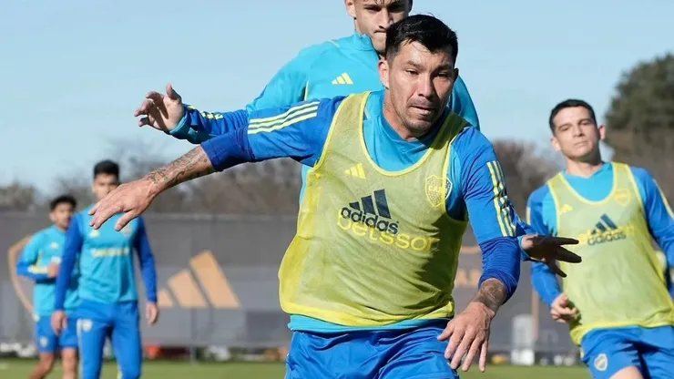 Gary Medel fue titular en un amistoso del Xeneize