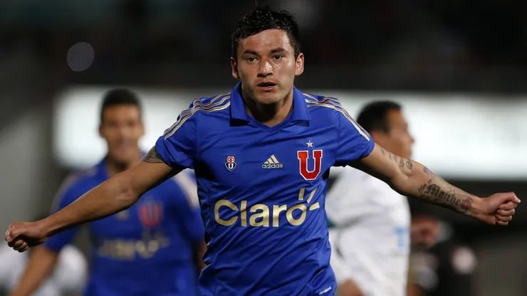 Aránguiz suena fuerte en su retorno a la U