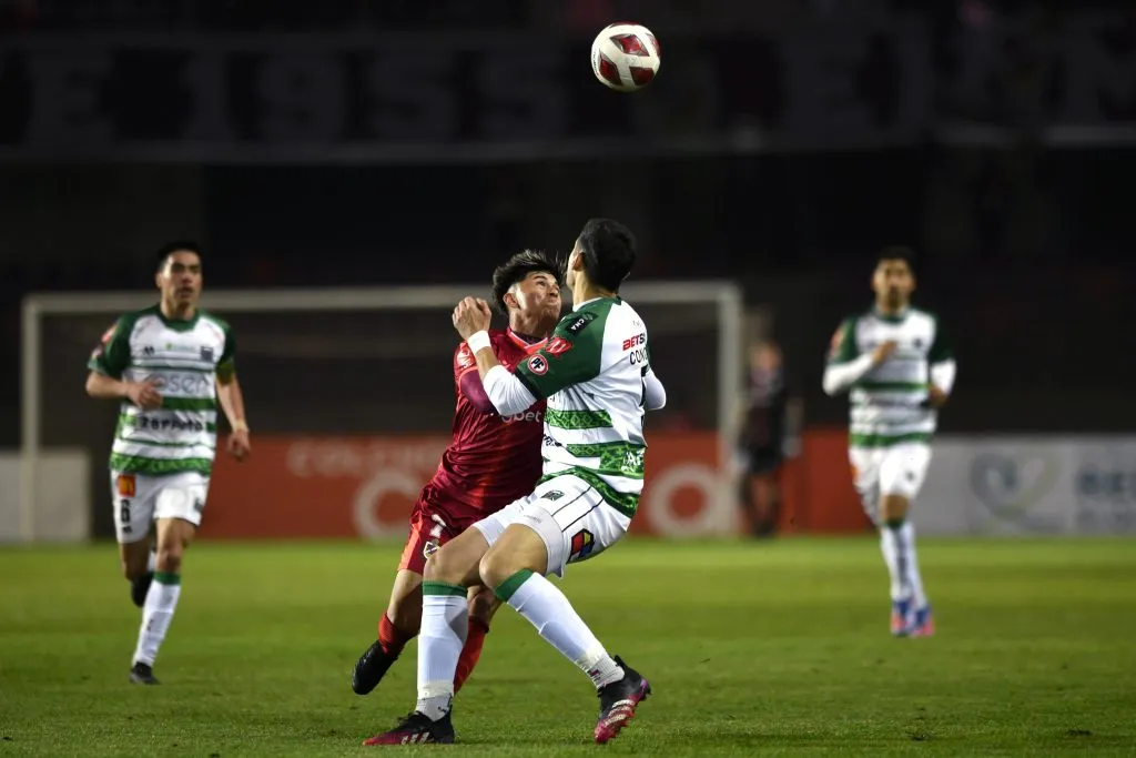 Vicente Concha en acción ante Deportes La Serena. (Alejandro Pizarro/Photosport).