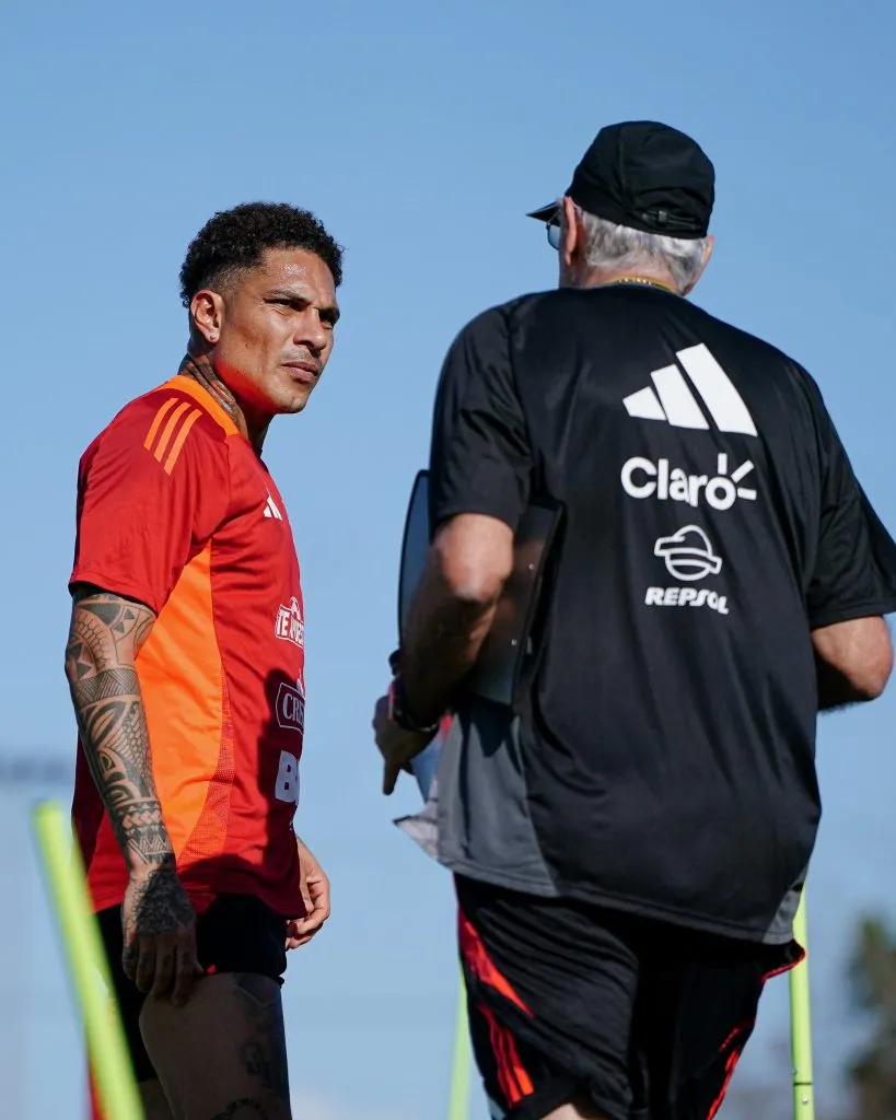 Paolo Guerrero asoma como suplente en Perú. Foto: Selección peruana