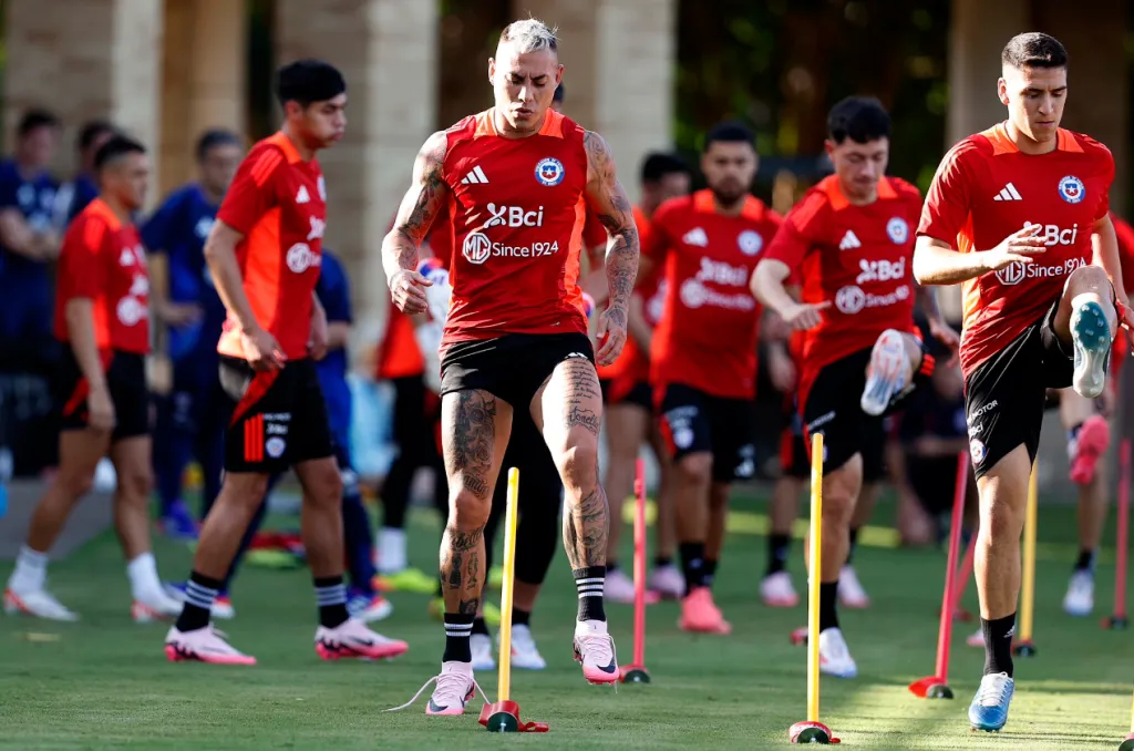 Eduardo Vargas y Marcelino Núñez en un entrenamiento en Arlington. (Foto: Carlos Parra | Comunicaciones FFCh).
