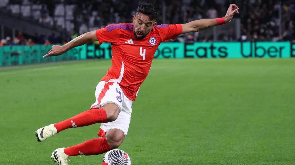 Mauricio Isla suena fuerte en Colo Colo. Foto: Photosport