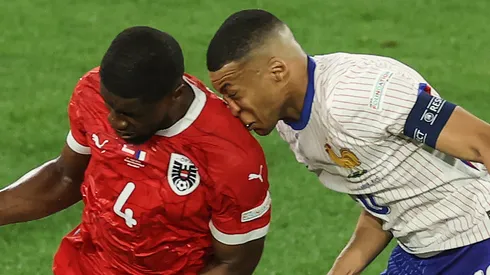 Mbappé seguirá en la Euro 2024 pese a la fractura.