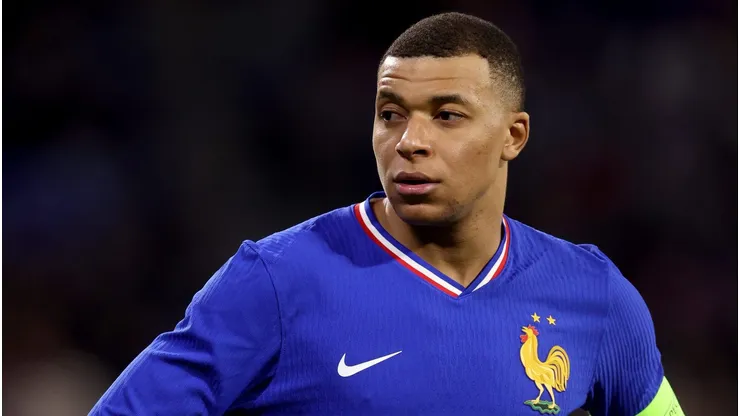 Mbappé llamó a detener el avance de la extrema derecha en Francia.