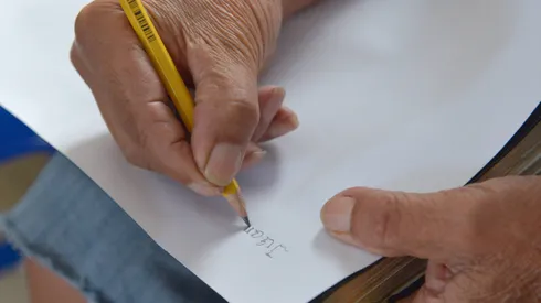 ¿Se dice afuera o fuera?