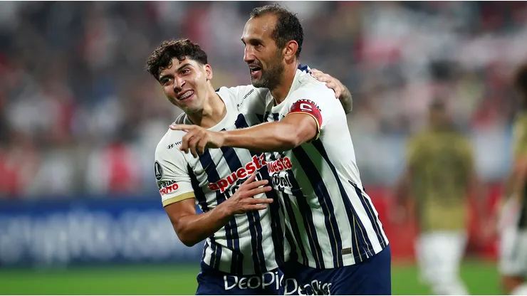 Hernán Barcos y Alianza Lima pueden tener como compañero a arquero chileno.