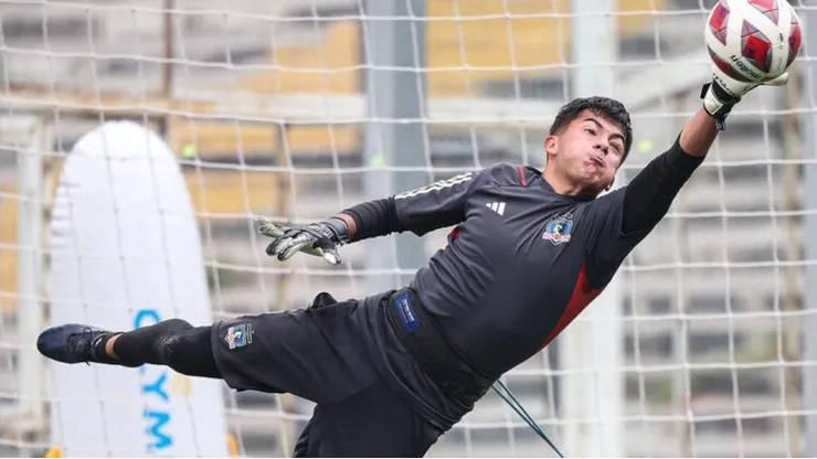 Ricardo Rivera vuela en Colo Colo. Hoy juega en U. Católica.