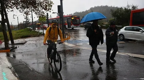 Lluvia en Santiago.