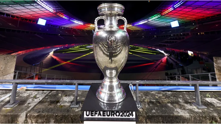 El Trofeo Henri Delaunay al campeón de la Eurocopa 2024, que se jugará en Alemania.