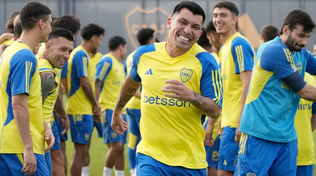 Gary Medel entrenando en Boca.