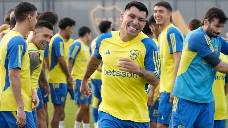 Gary Medel entrenando en Boca.