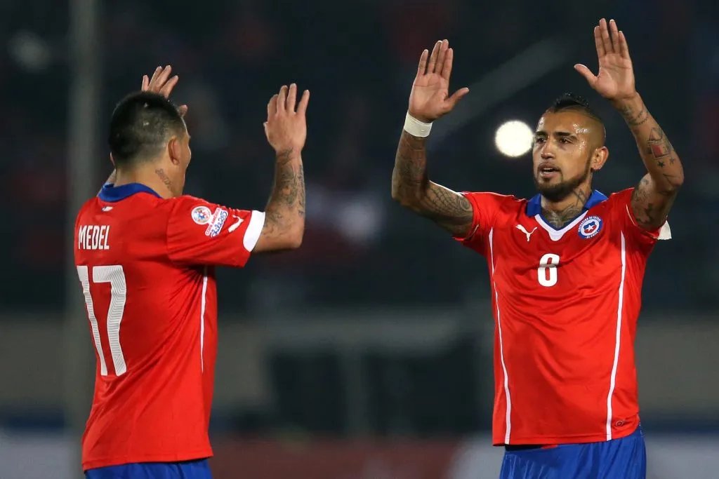 Medel y Vidal, en la Copa América de 2015. Foto: Andres Piña/Photosport