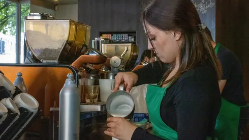 Barista de Starbucks