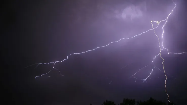 Tormentas eléctricas por lluvias.