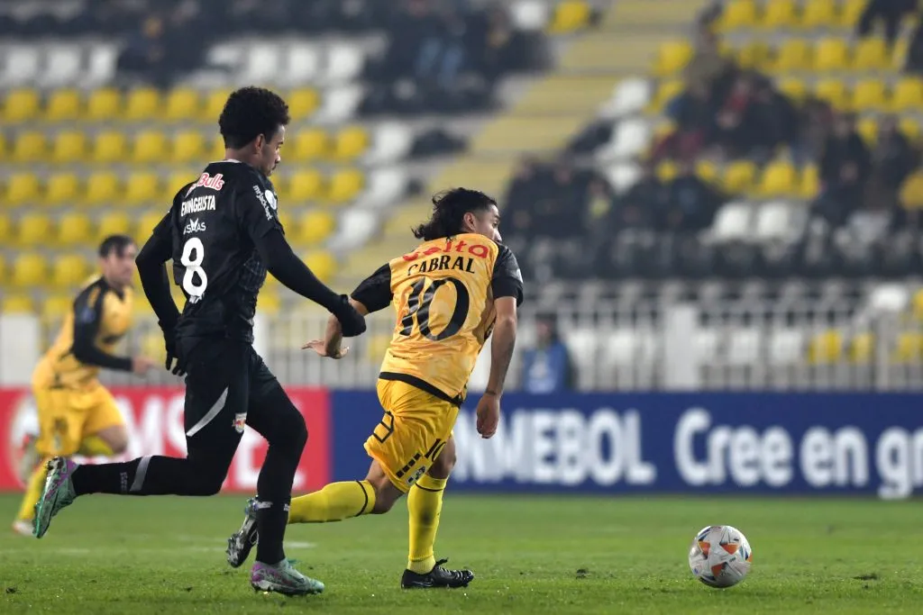 Luciano Cabral en acción por Coquimbo Unido. (Alejandro Pizarro Ubilla/Photosport).