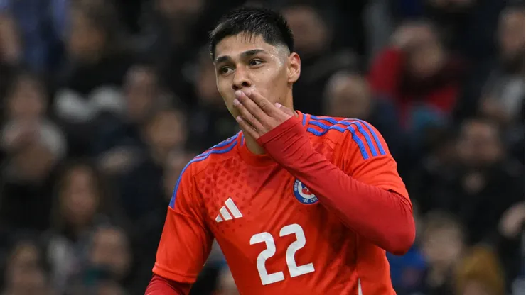 Arturo Vidal habló de Darío Osorio