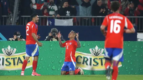 Eduardo Vargas celebra su gol ante Paraguay.