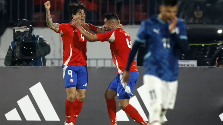 Víctor Dávila celebrando el gol que le hizo a Paraguay.