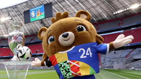 Albärt, la mascota del torneo.