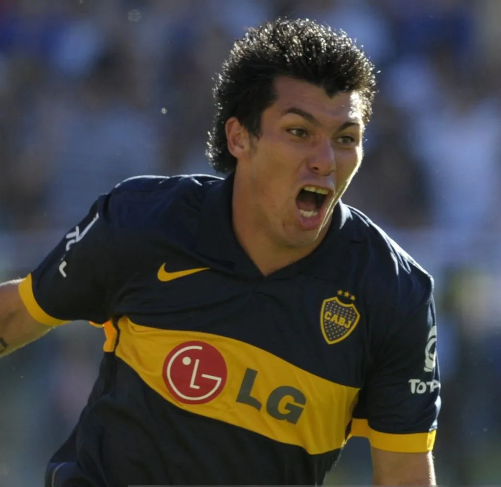 Gary Medel tiene acuerdo para volver a La Bombonera, aseguran en Argentina.