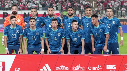 Paraguay mete ocho cambios contra Chile.