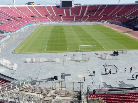 La Roja cuida la cancha del Estadio Nacional tras las lluvias