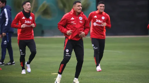 Alexis Sánchez entrenando por la Roja en Juan Pinto Durán.