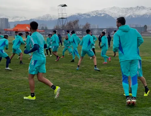 La U entrenó este lunes después de sus días libres. Foto: Comunicaciones U. de Chile.