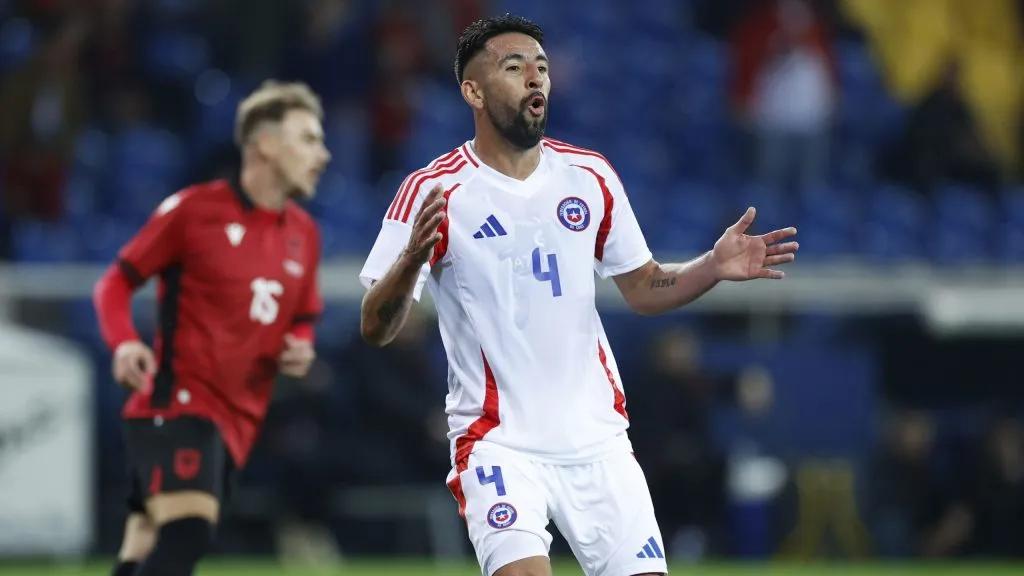 Isla sigue como opción en Colo Colo