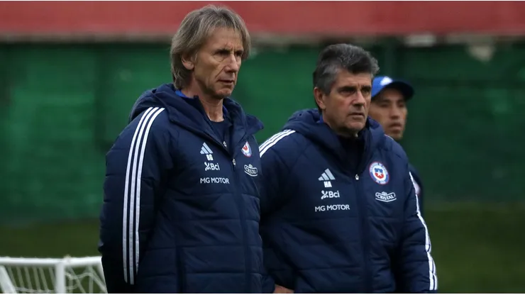 Ricardo Gareca trabaja en dos esquemas para poner en cancha con Chile ante Paraguay.