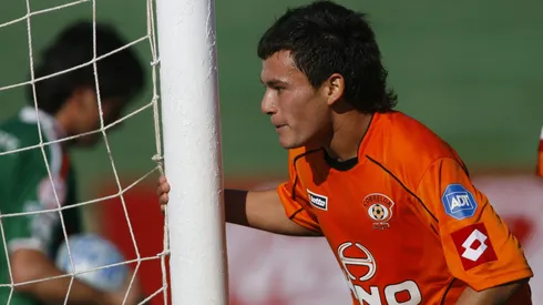 Charles Mariano Aránguiz comenzó su carrera profesional en Cobreloa.