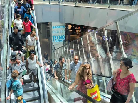 ¿Abren los malls hoy por las primarias?