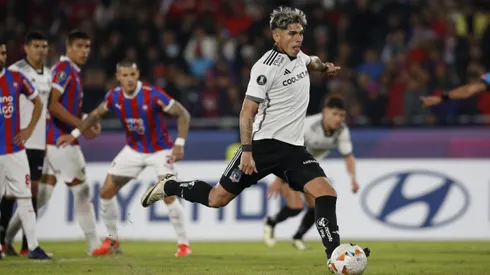 Carlos Palacios en su gol a Cerro Porteño.