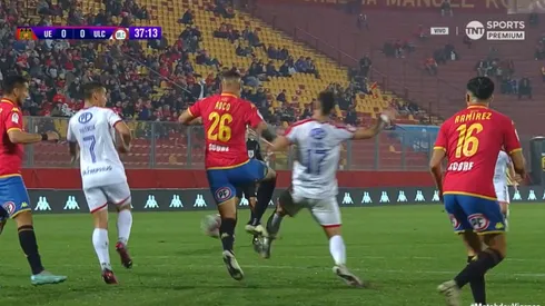 La polémica jugada que fue marcada como penal.