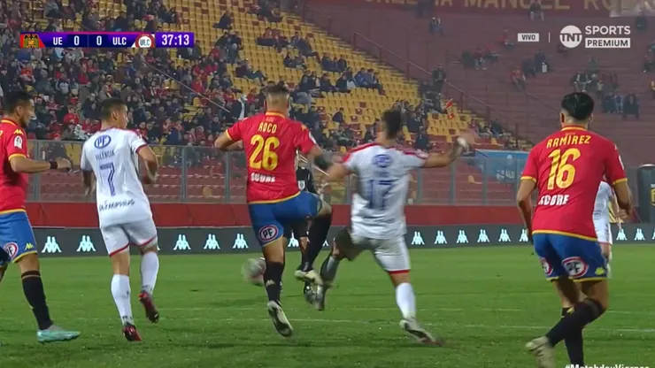 La polémica jugada que fue marcada como penal.