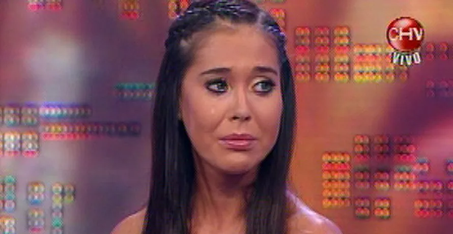 Y así un tiempo después cuando ya se había intervenido el rostro como contó.