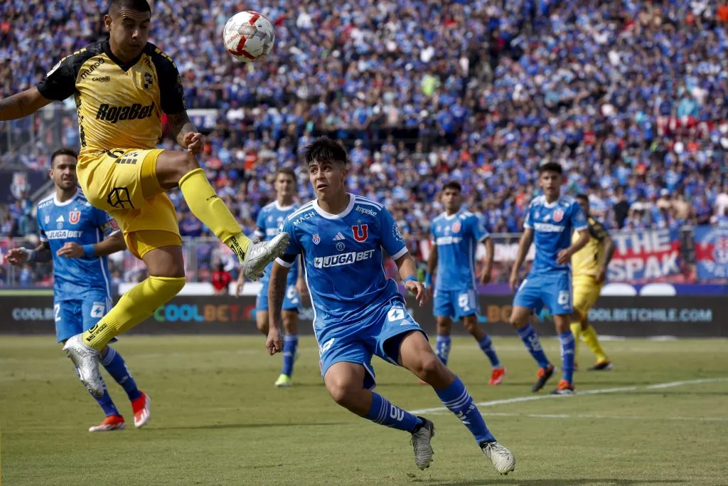 Marcelo Morales está en medio de una disputa entre la U y Felicevich. Foto: Andres Pina/Photosport