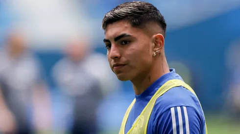 Jordhy Thompson respondió tras confirmarse que está en Rusia junto a la mujer que lo acusó de femicidio frustrado.