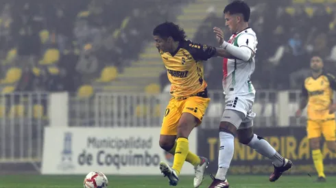 Luciano Cabral jugando por Coquimbo ante Palestino. Foto: Photosport