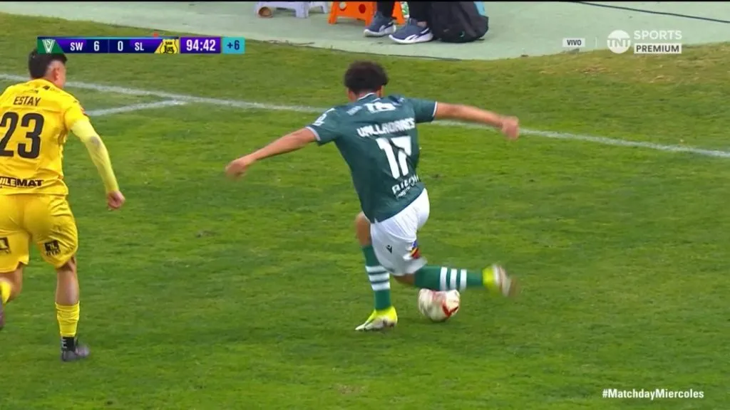 La acción que generó todo. (Captura Estadio TNT Sports).