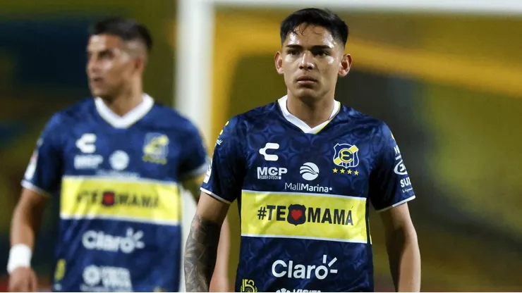 Joan Cruz podría salir de Everton en este mercado de fichajes.