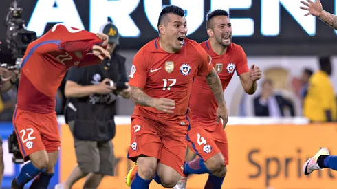 Gary e Isla suenan en Colo Colo en el mercado